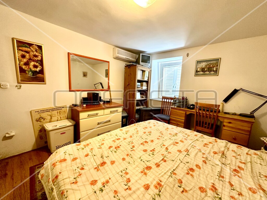 Image 6159157 - 7