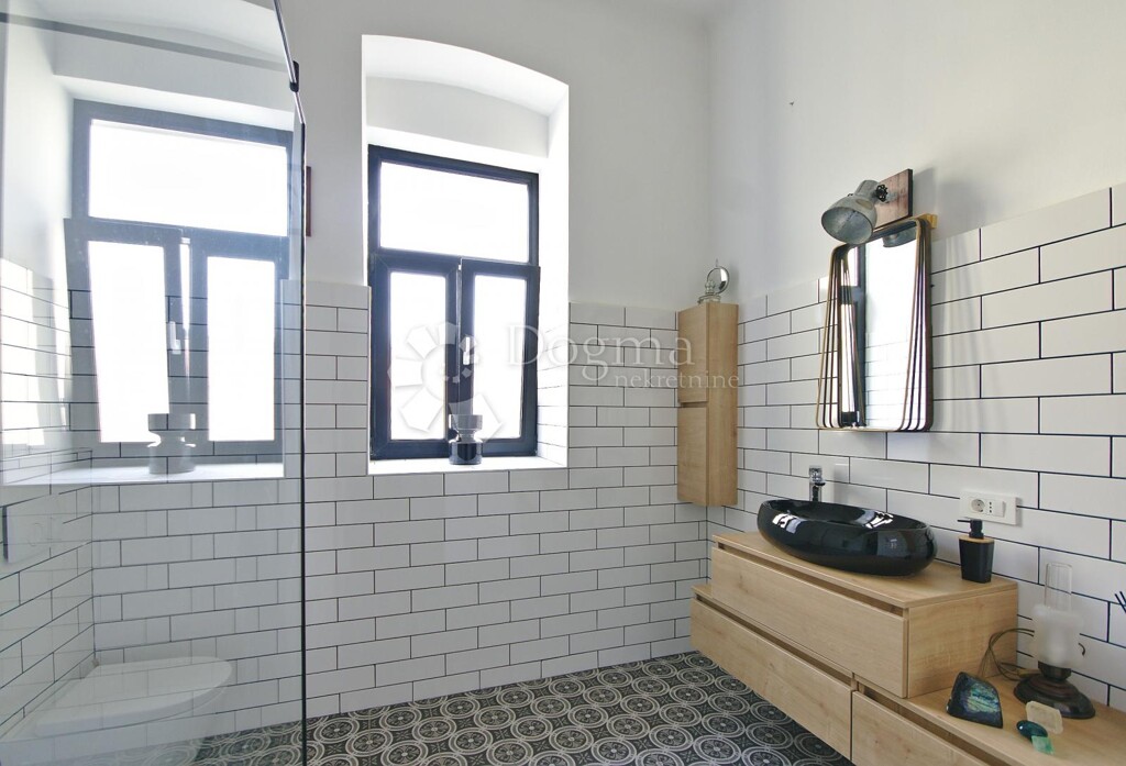 Image 4842995 - 21