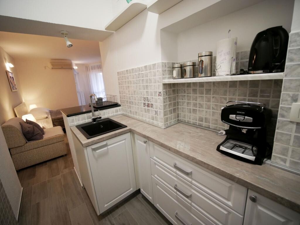 Image 3811415 - 7