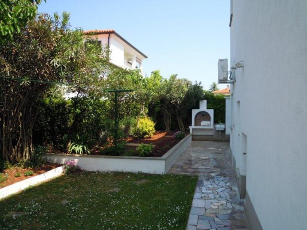 Image 3810945 - 4