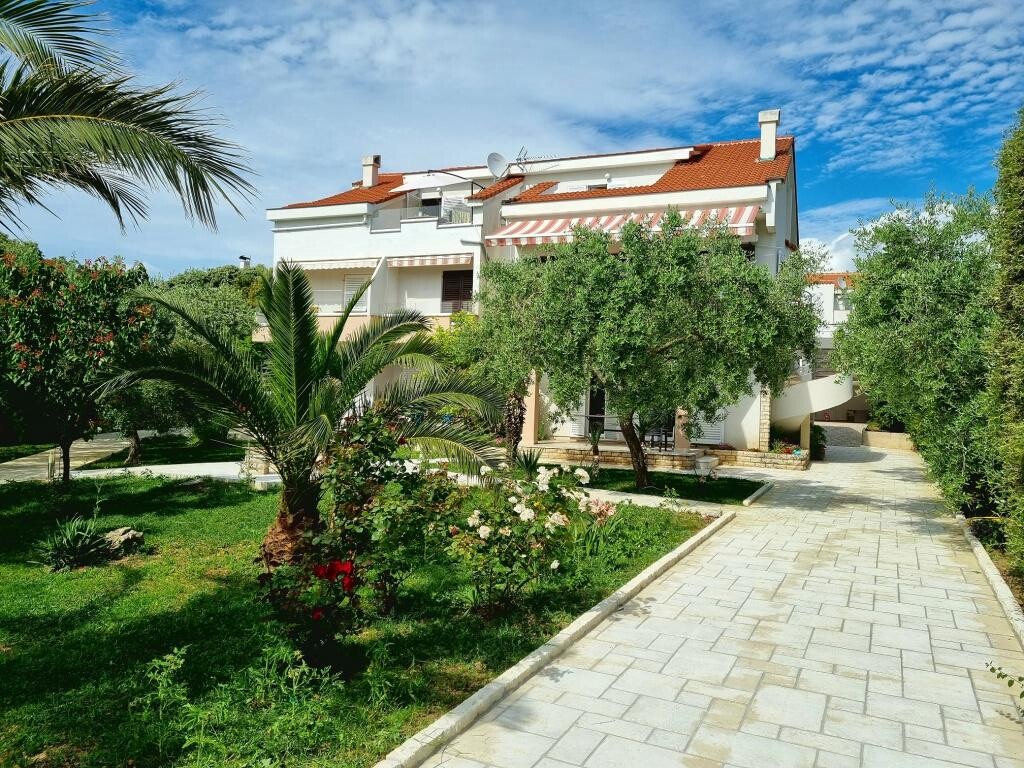 Image 3812074 - 5