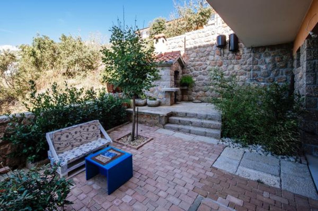 Image 3838826 - 5