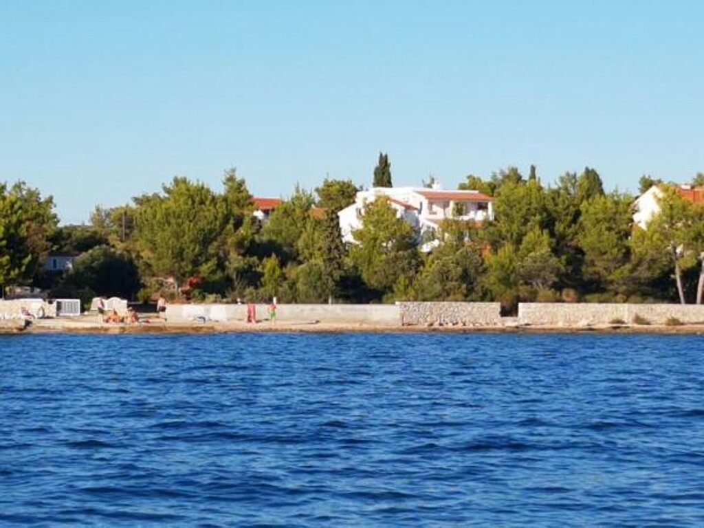 Image 3813584 - 1