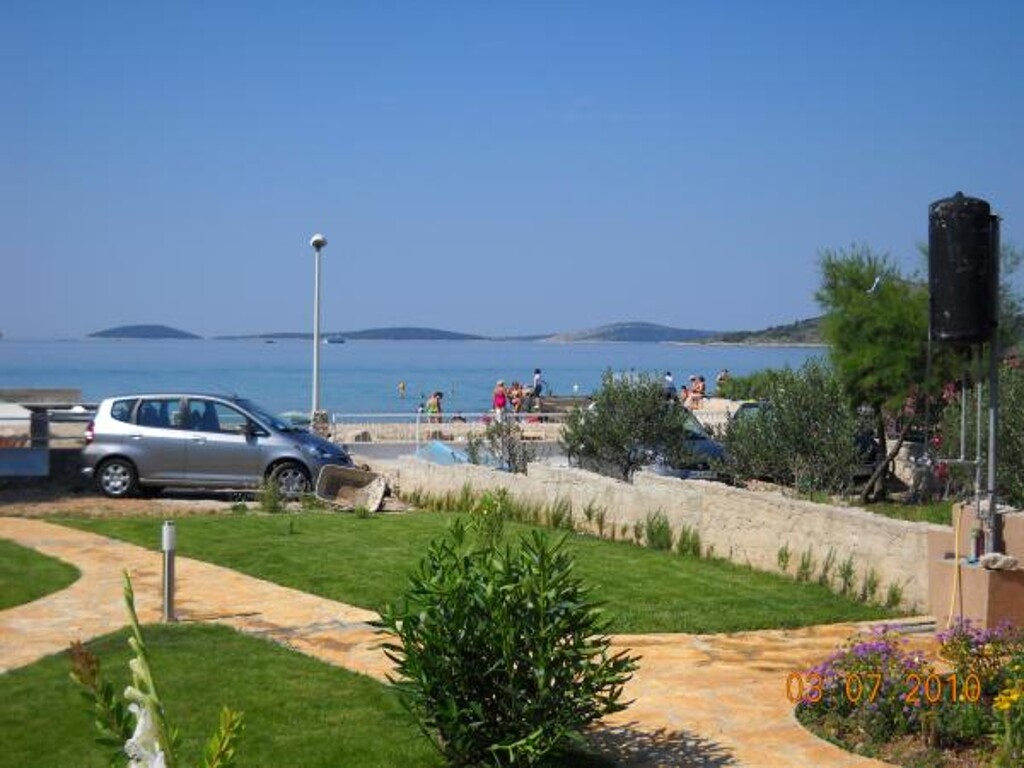 Image 3810828 - 3