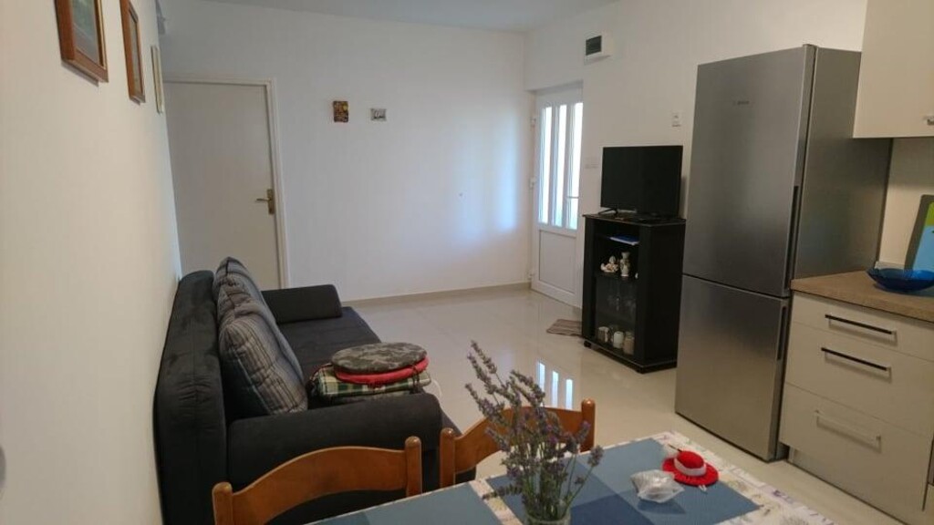 Image 3813861 - 5