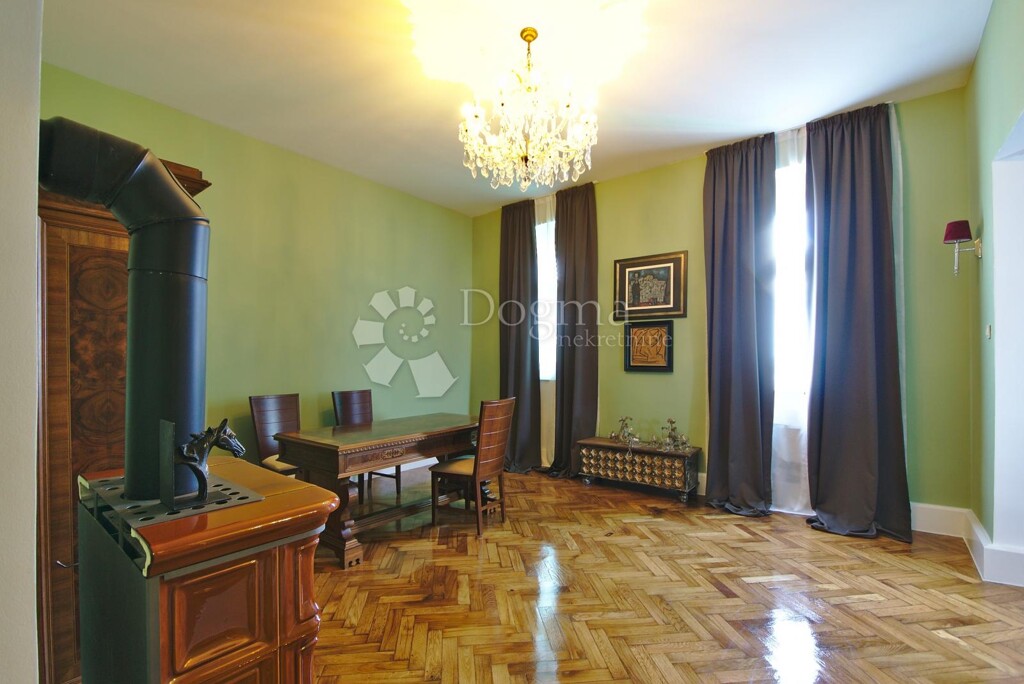 Image 4842995 - 17