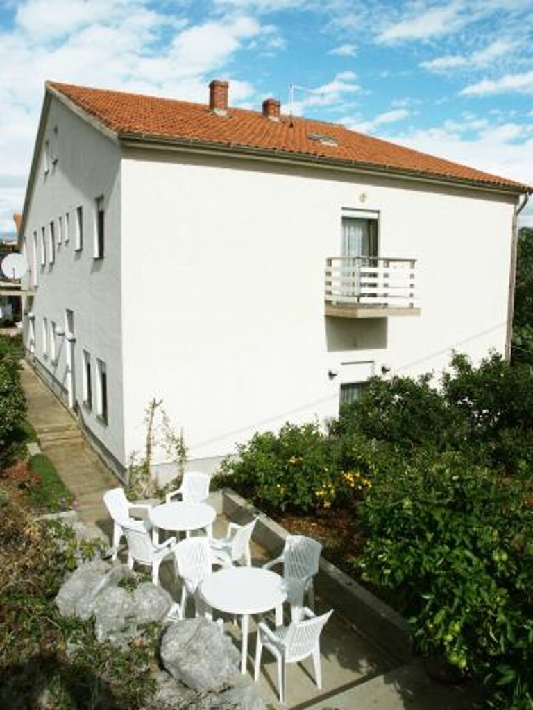 Image 3812302 - 5