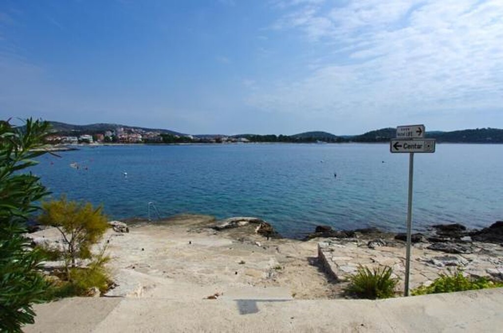 Image 3812604 - 10