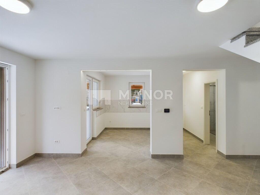 Image 6223480 - 6
