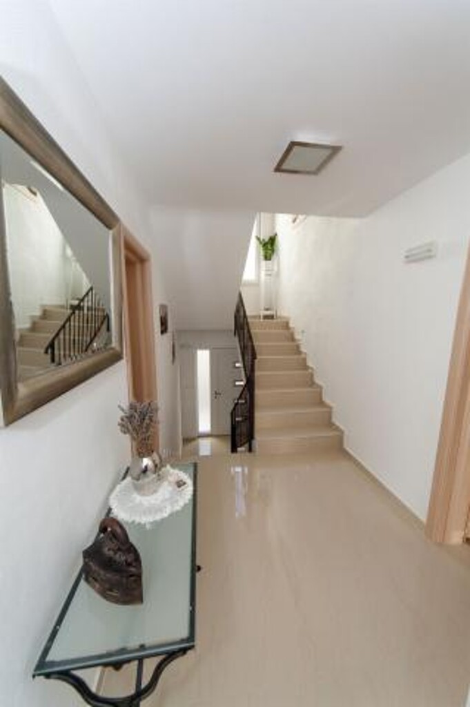 Image 3838985 - 6