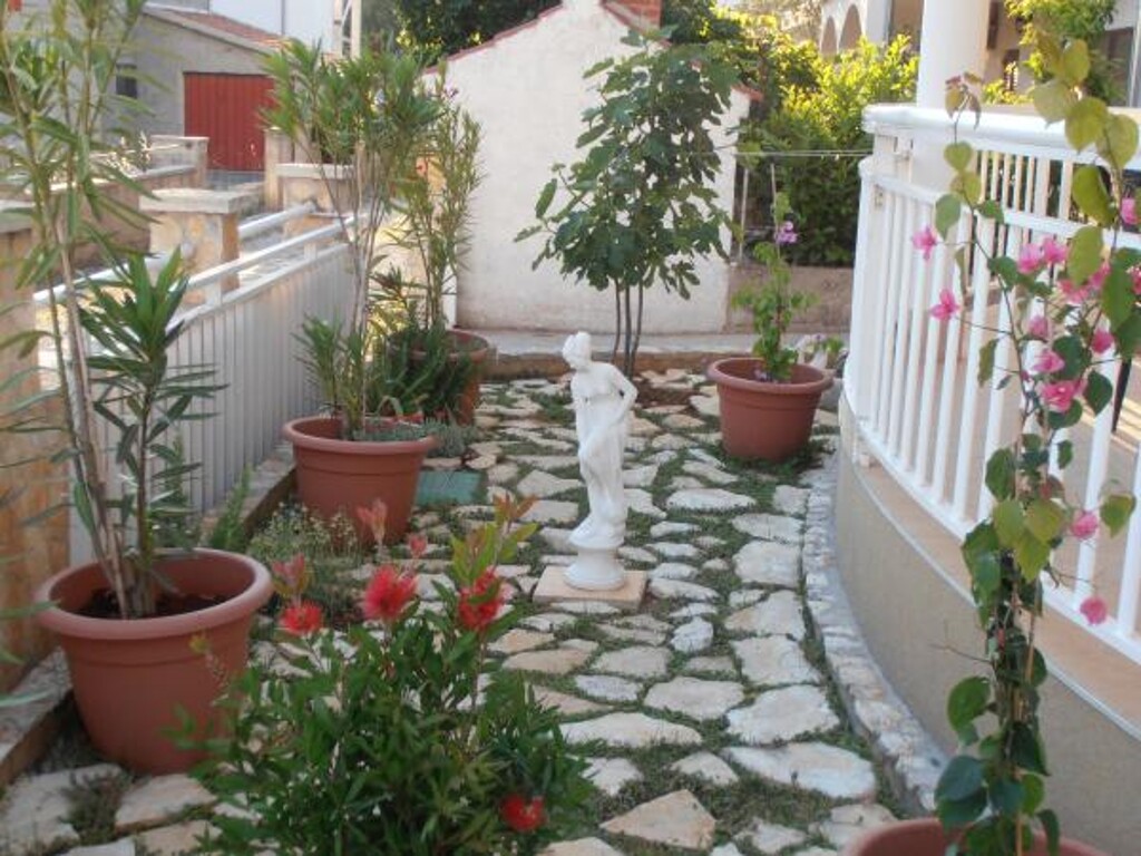 Image 3811373 - 7