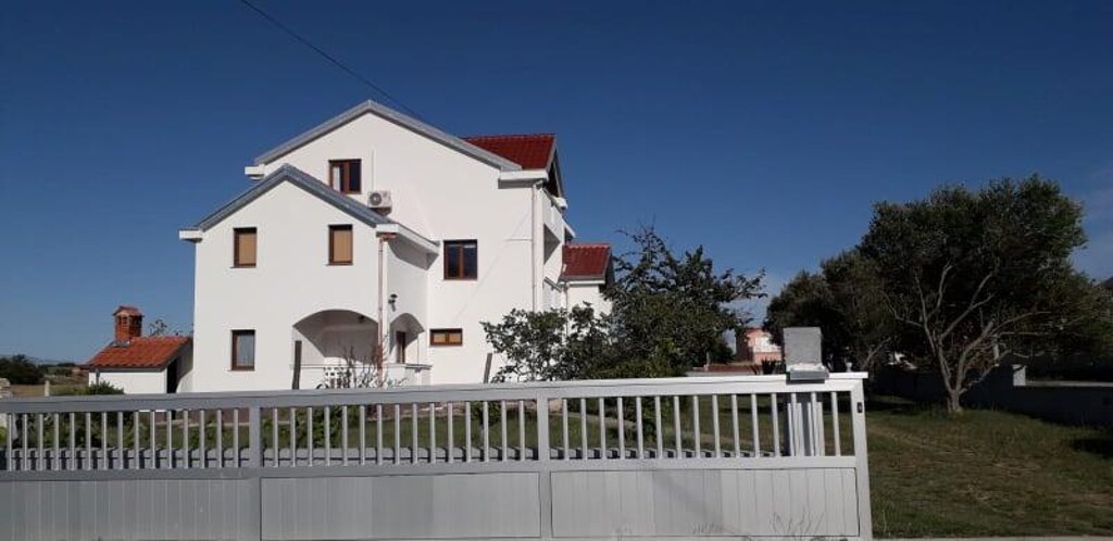 Image 3813826 - 8
