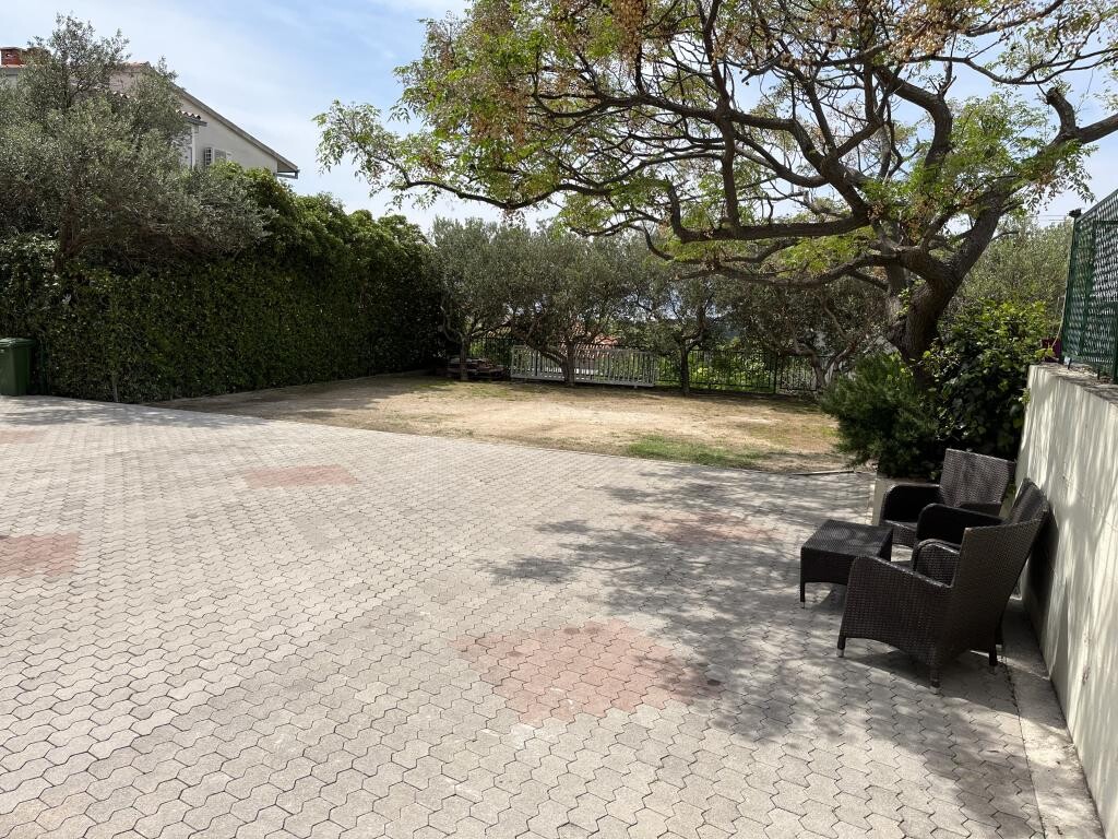 Image 3812689 - 6