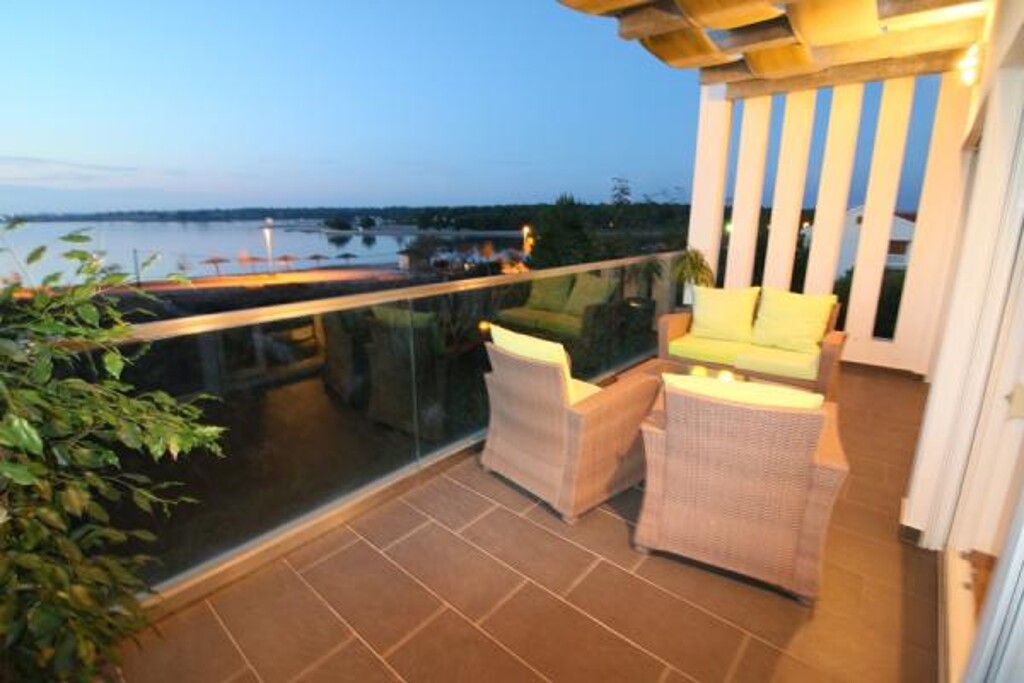 Image 3815120 - 8