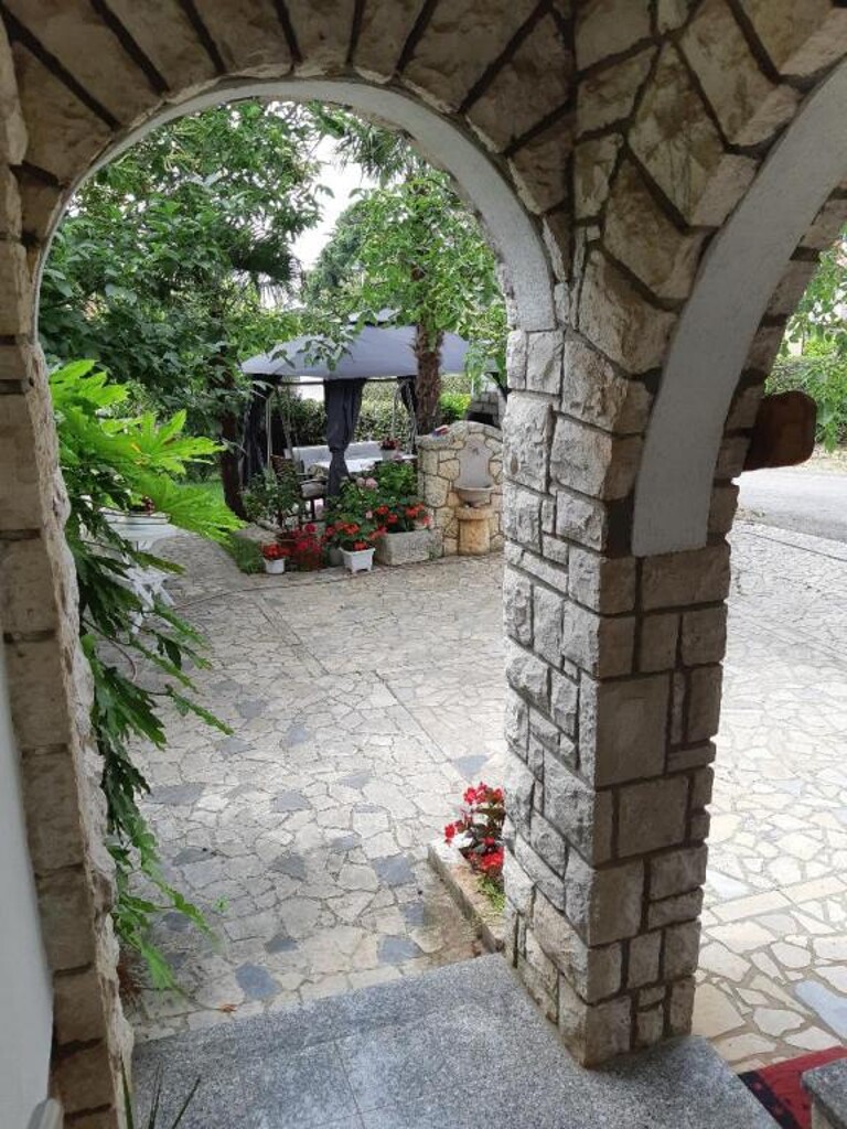 Image 3812917 - 4