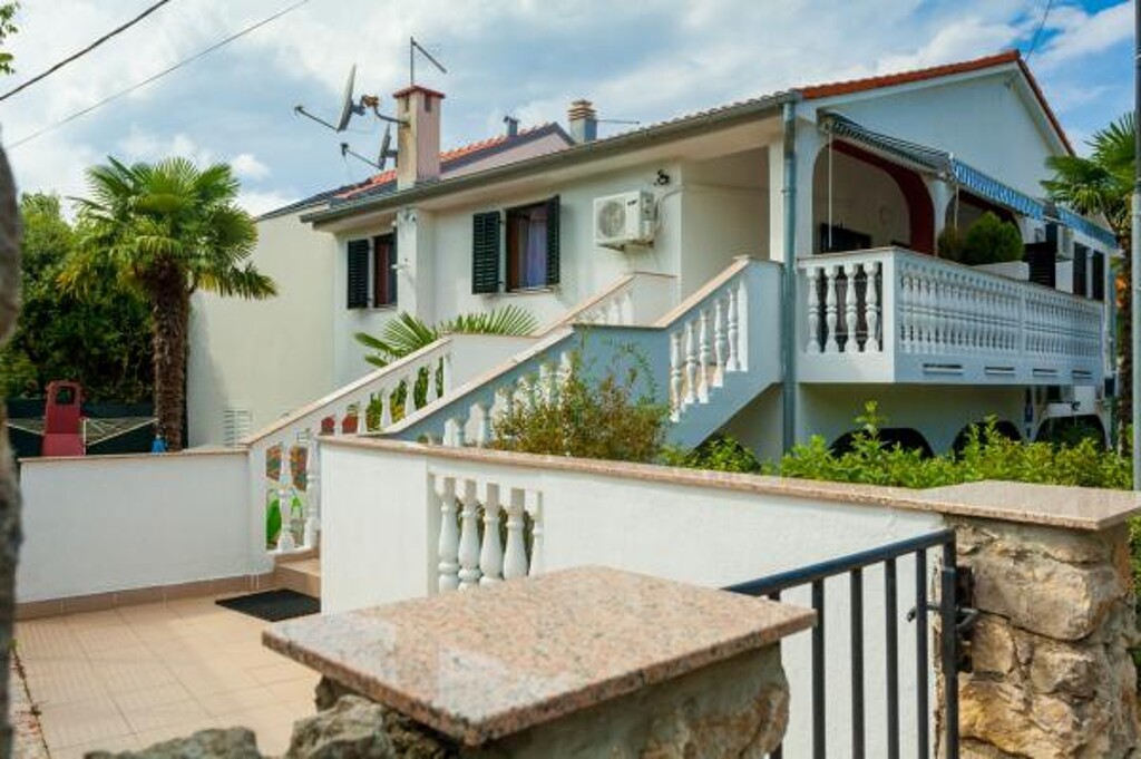 Image 3814716 - 3