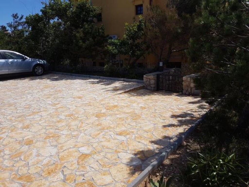 Image 3811830 - 17