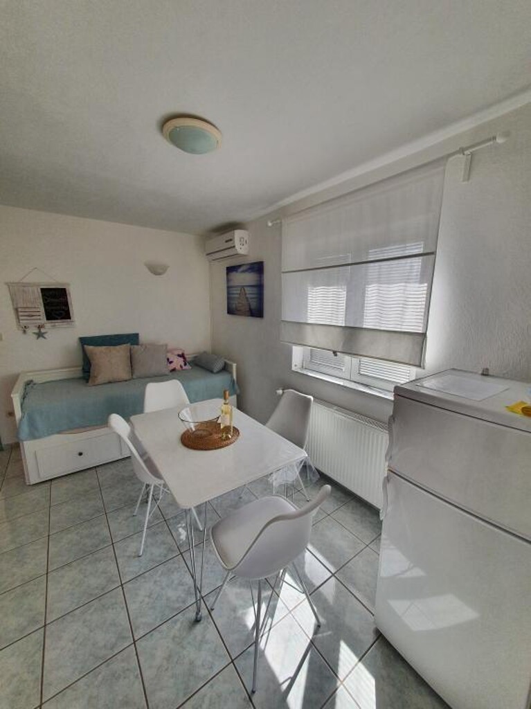 Image 3811545 - 23