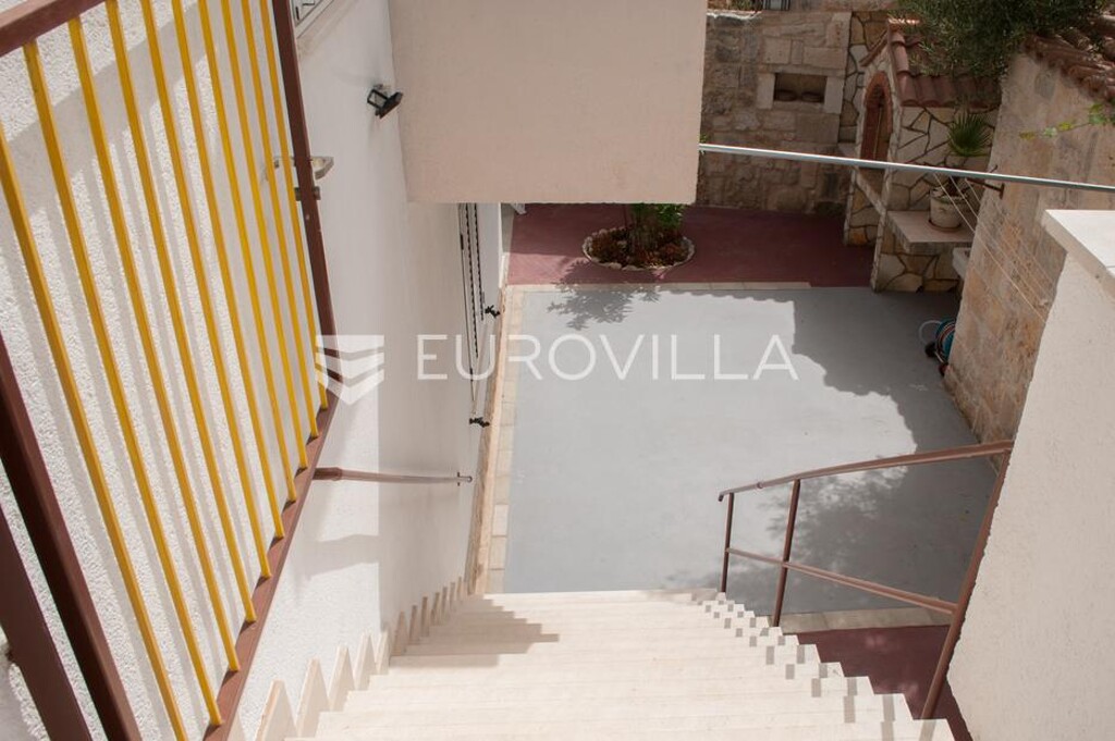 Image 6140775 - 4