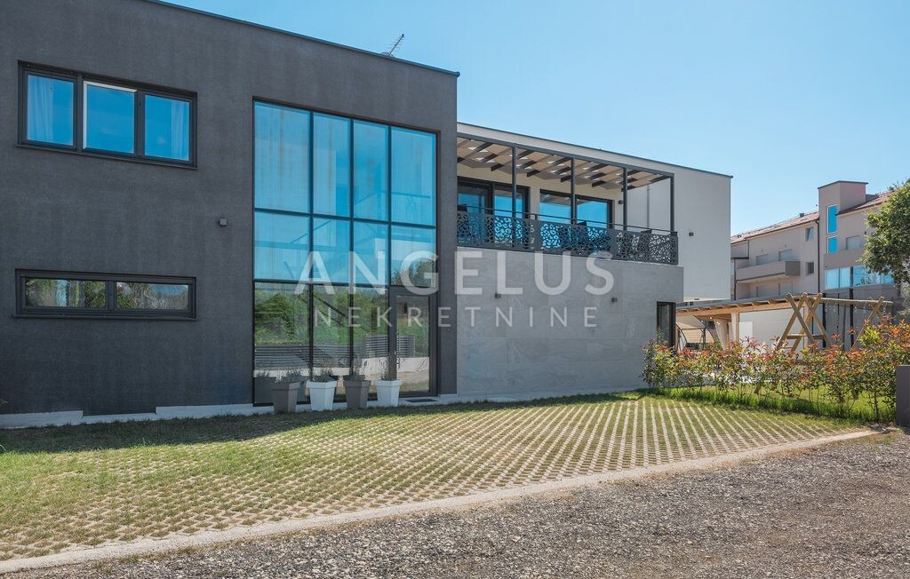 Image 6208390 - 4