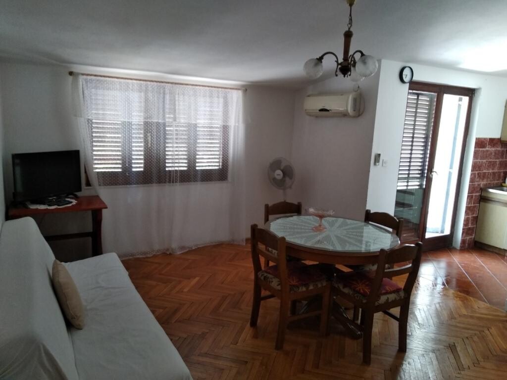 Image 4687737 - 9