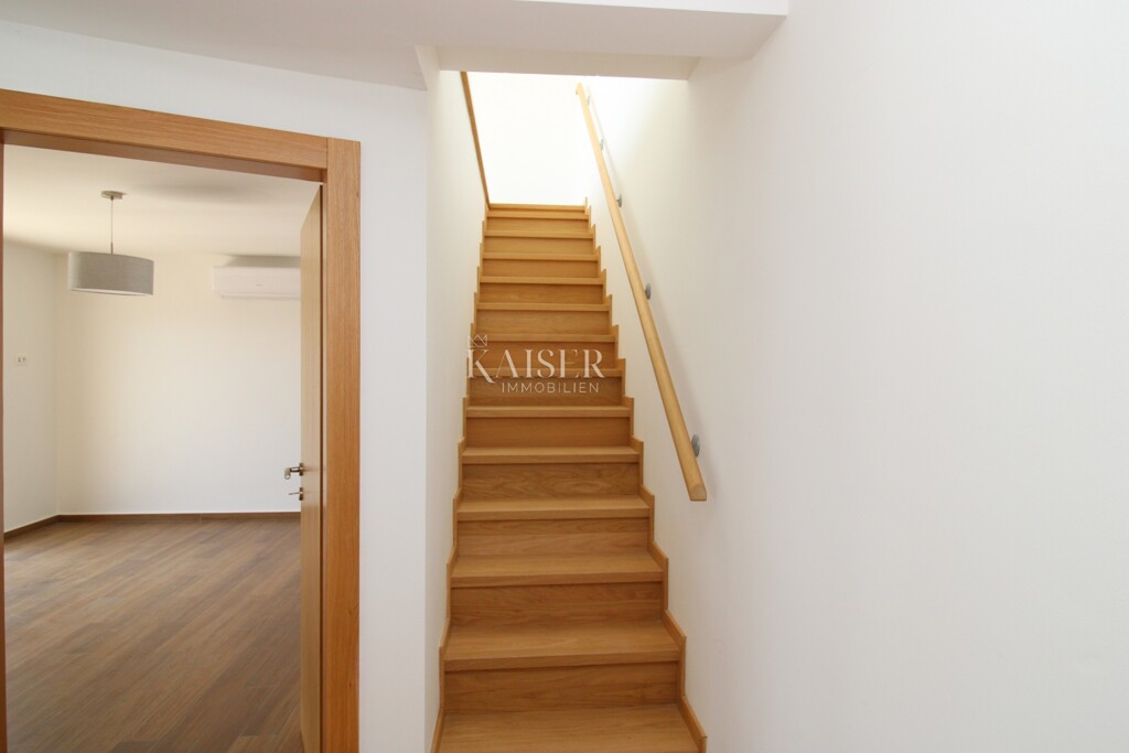 Image 6102680 - 8