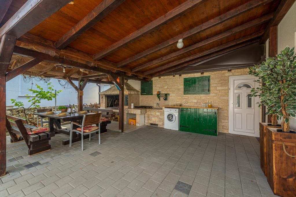 Image 3810604 - 20