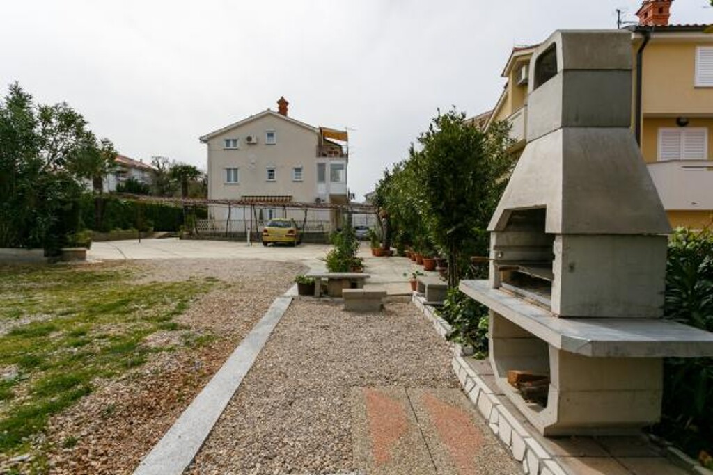 Image 3811502 - 3
