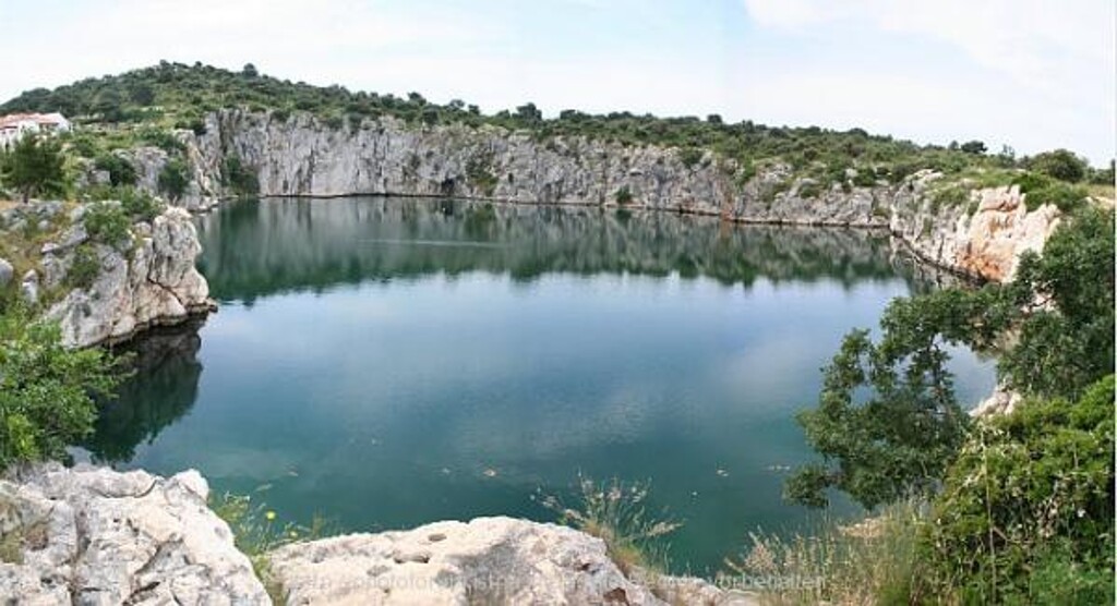 Image 3811872 - 7