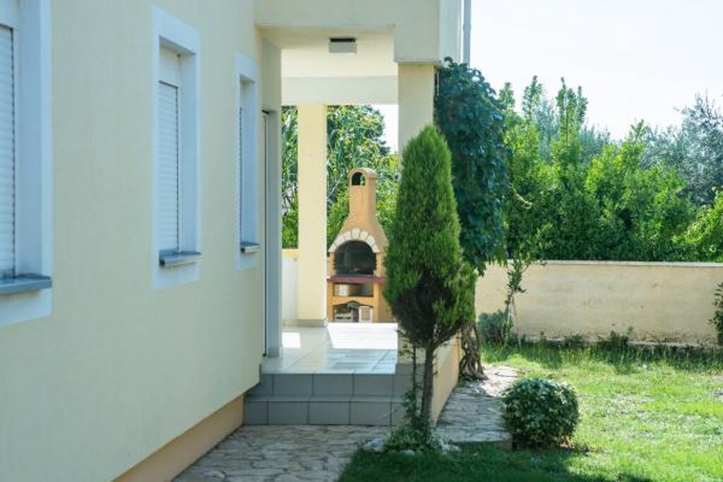Image 3812305 - 8