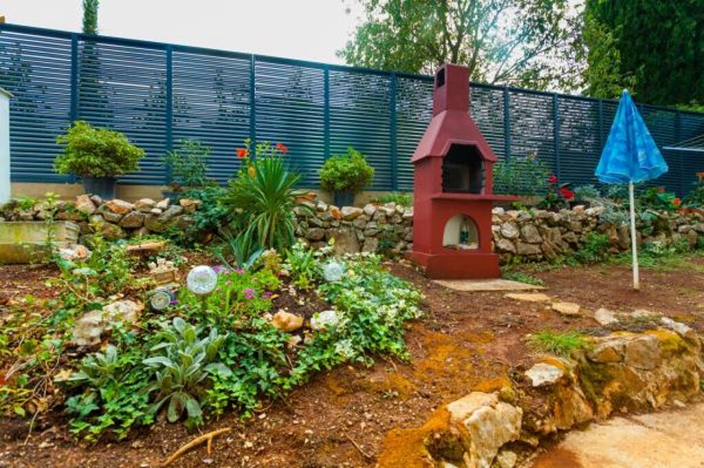 Image 3814716 - 6
