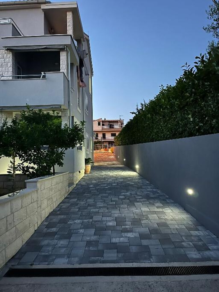 Image 3811726 - 14