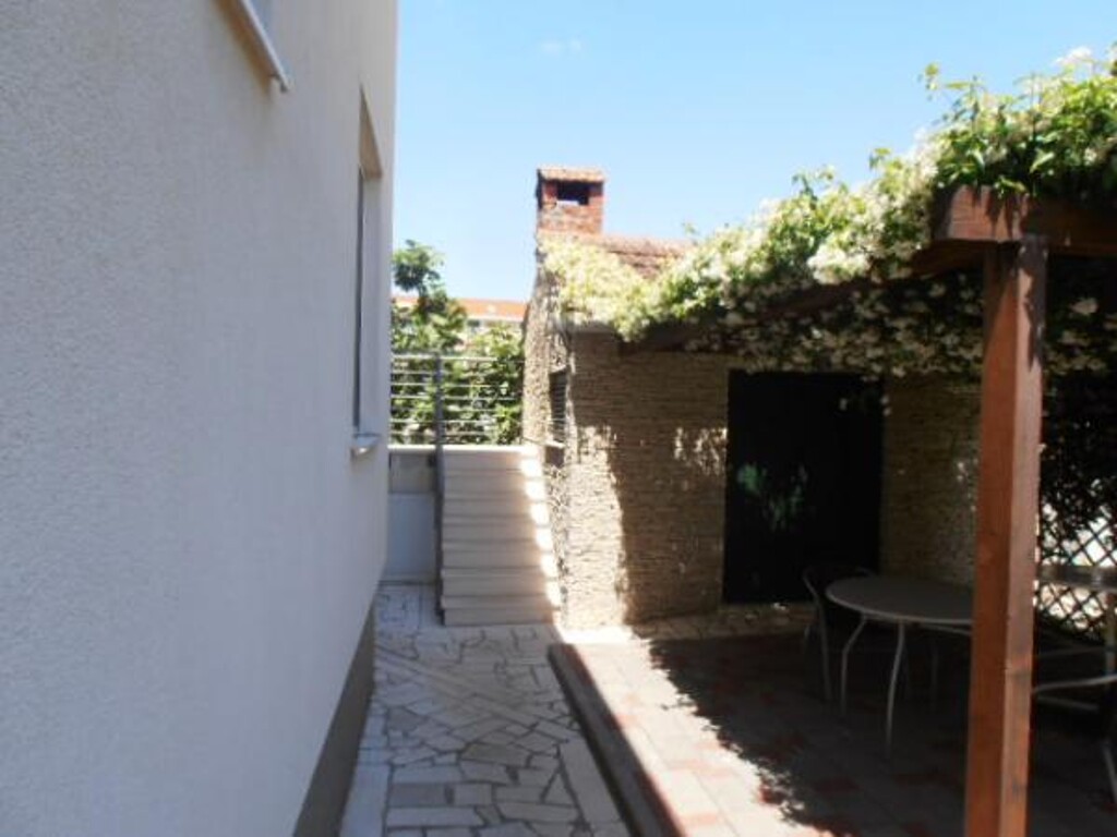 Image 3812085 - 7