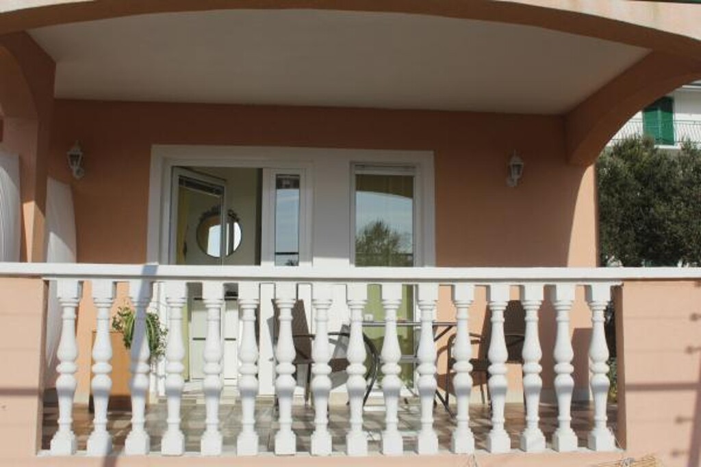 Image 3813924 - 2