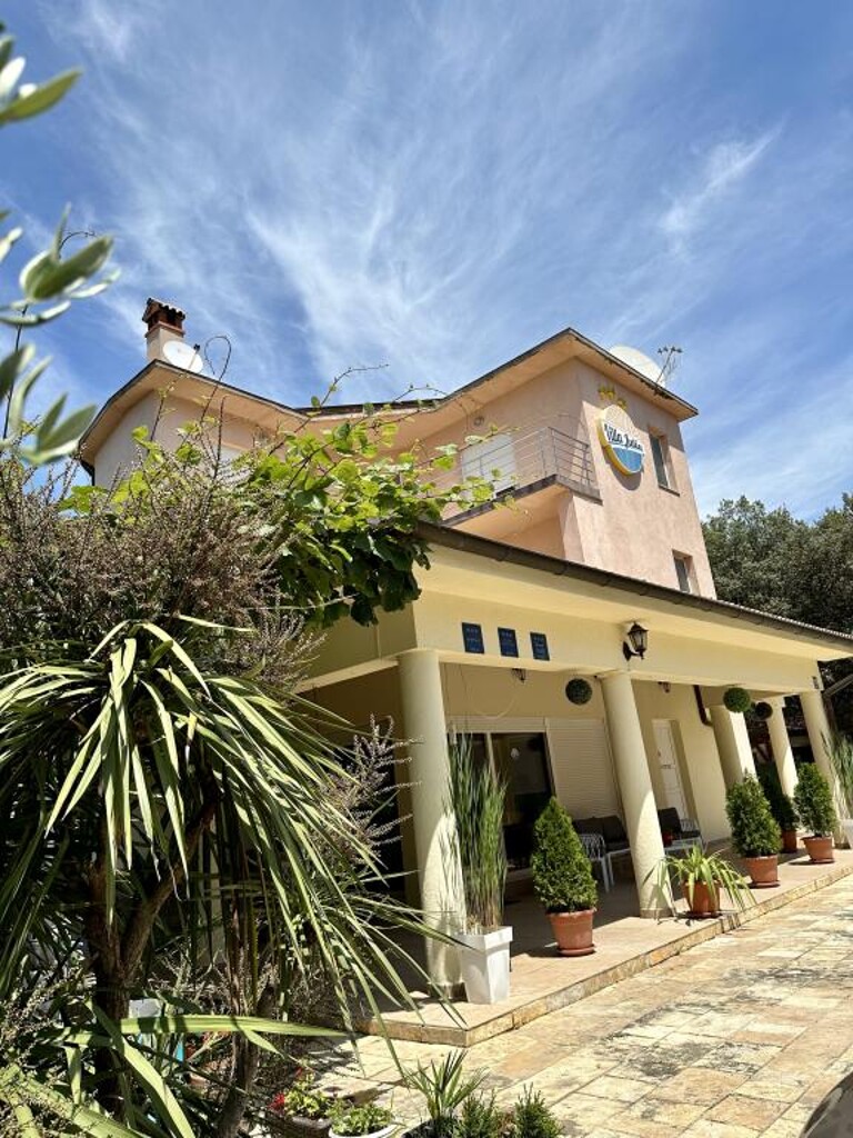 Image 3832244 - 2