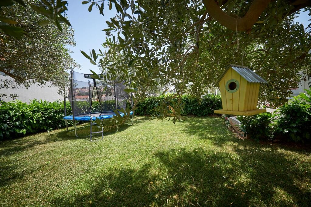 Image 3811583 - 4