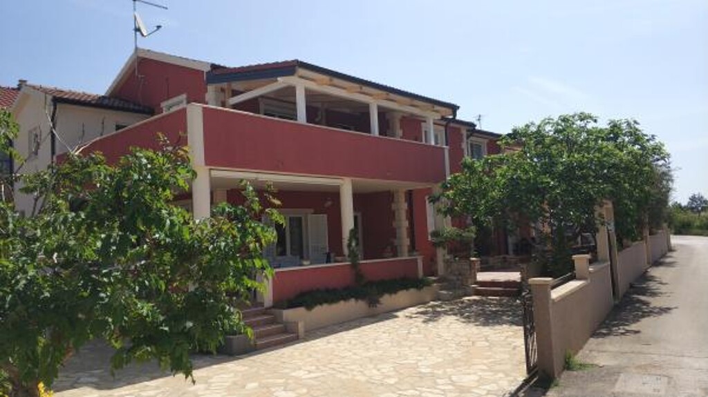 Image 3811822 - 1