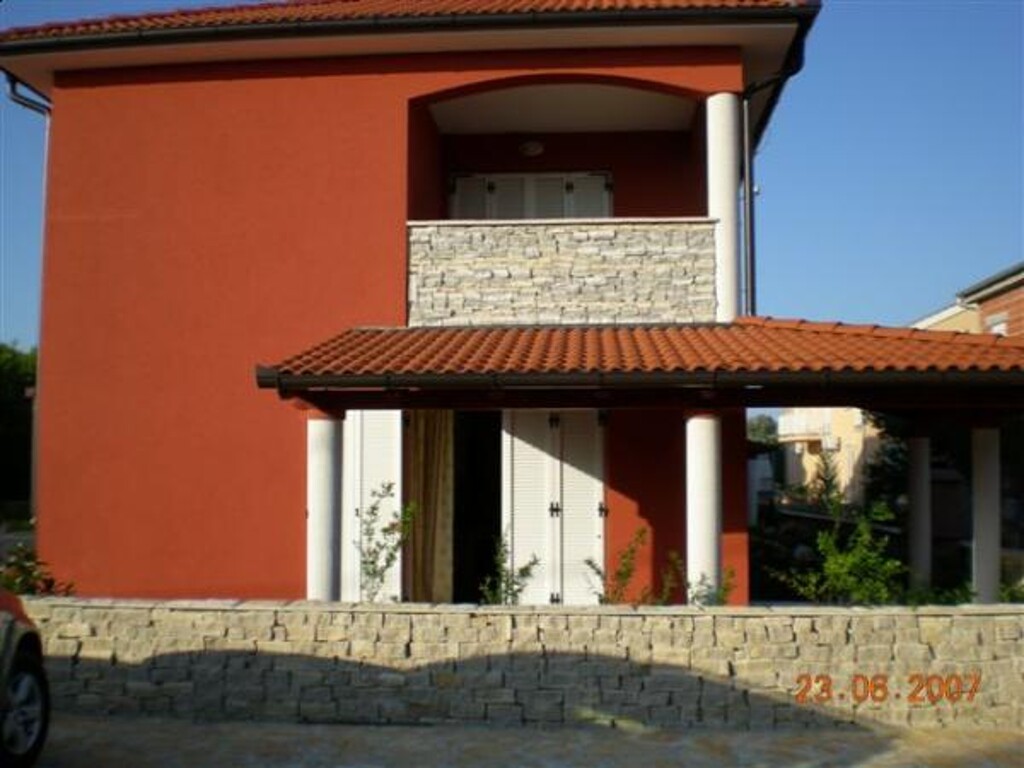 Image 3838432 - 4