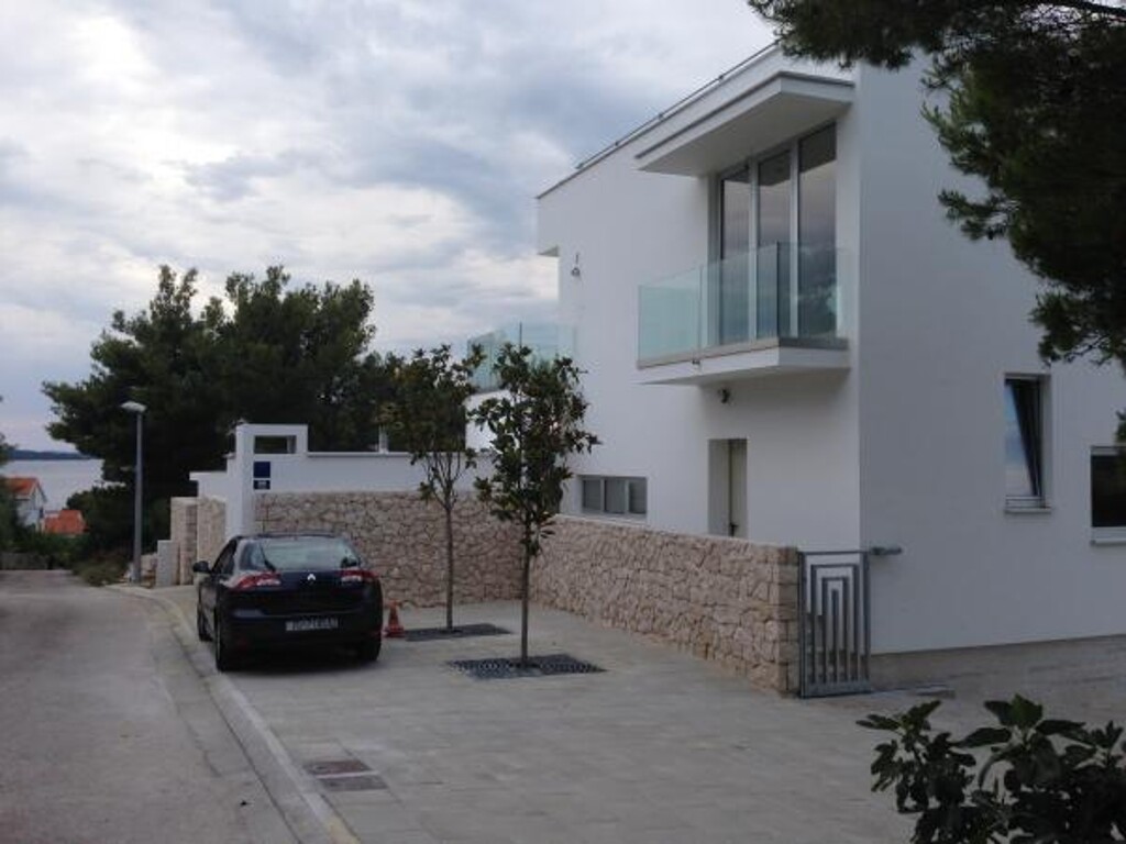 Image 3813516 - 15