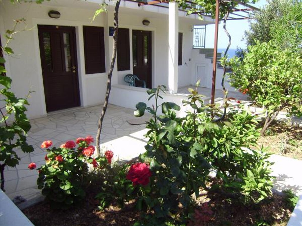Image 3838872 - 4