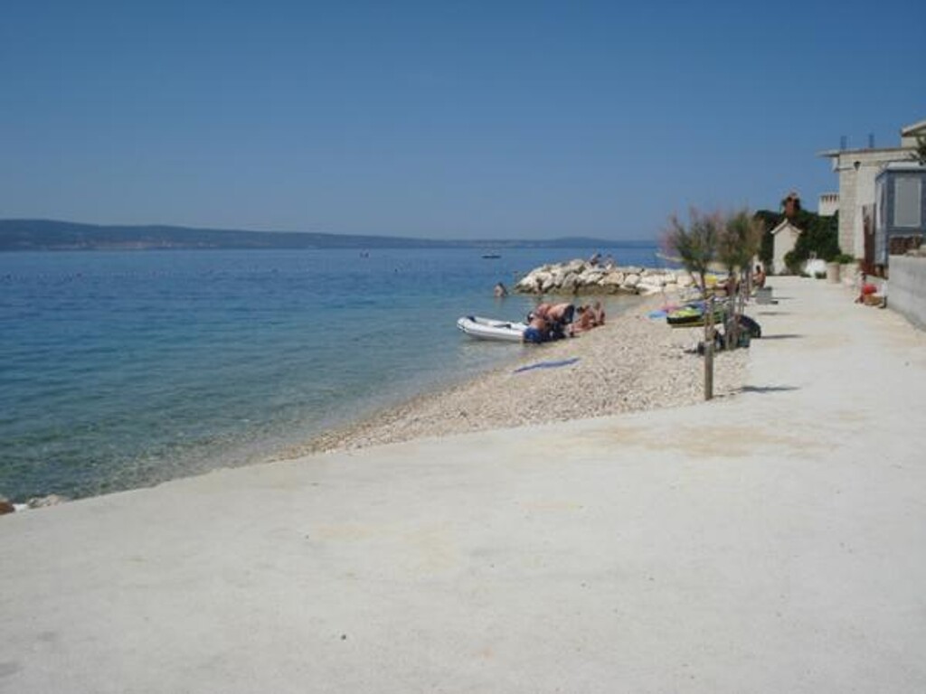 Image 3812833 - 5