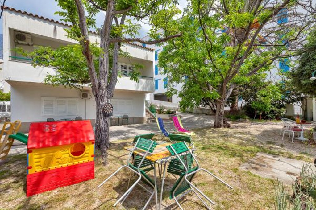 Image 3811815 - 8