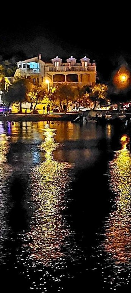 Image 3810789 - 3