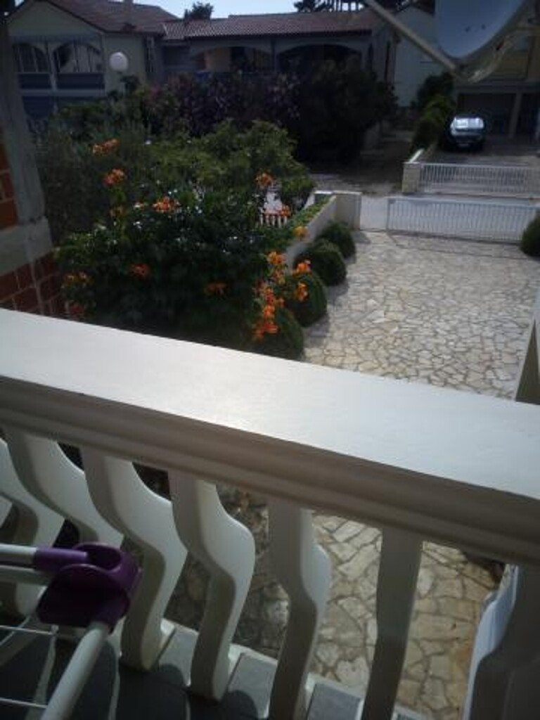 Image 3813722 - 6