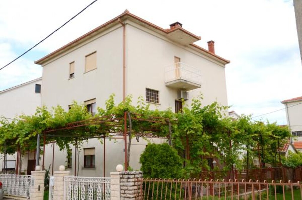 Image 3811774 - 1