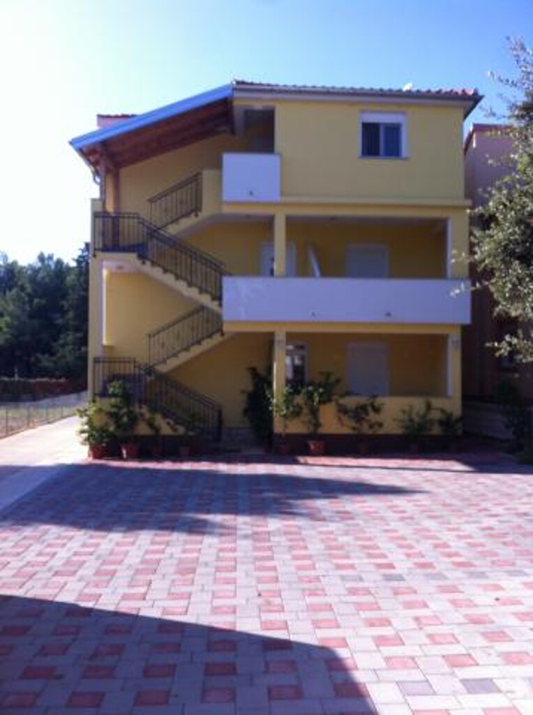 Image 3838939 - 7