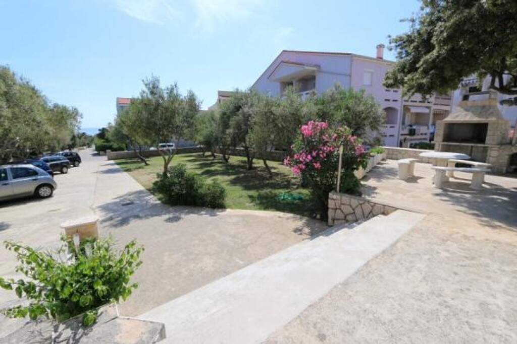 Image 3815256 - 23