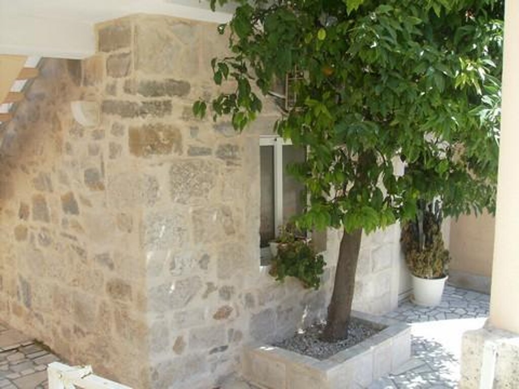 Image 3814415 - 6