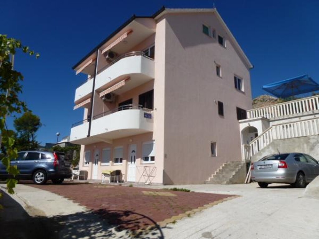 Image 3812600 - 6