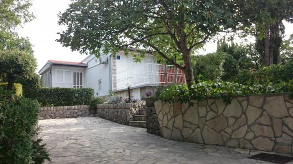 Image 3823108 - 3